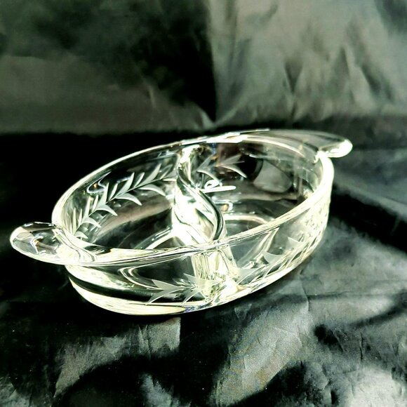 Fostoria Holly Oval 2 Part Divided Condiment Glass Dish with Handles 8.5-Inches - Picture 3 of 5